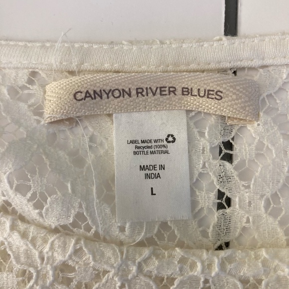 LACE TOP - Picture 2 of 4